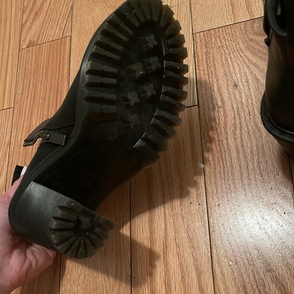 MAGDALENA WOMEN'S LEATHER HEELED CHELSEA BOOTS - Picture 6 of 7